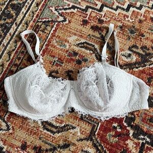 White Lace Victoria’s Secret Bra